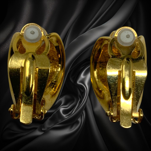Vintage 1980s Chunky Gold Tone Huggie Clip On Earrings Couture Avant Garde - Picture 2 of 5